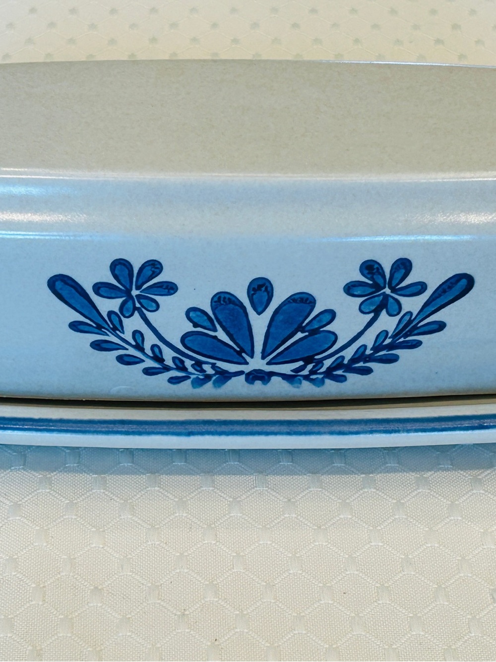 Pfaltzgraff Stoneware Yorktowne Covered Butter Dish USA Retired
028 Floral - Picture 8 of 8